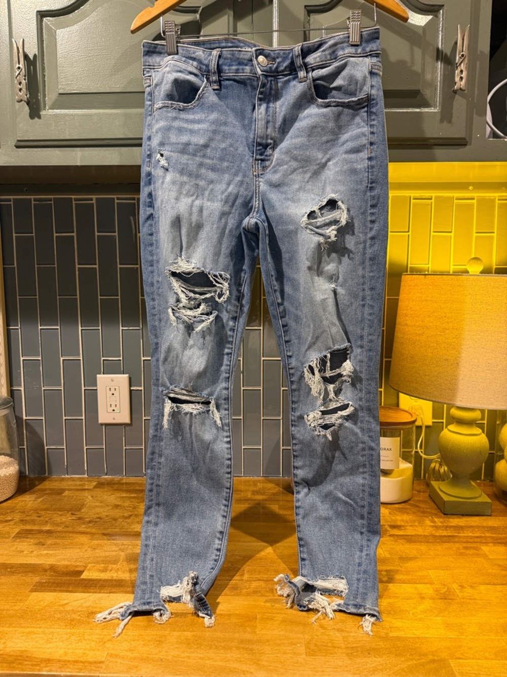 American Eagle Outfitters Light Blue Distressed Skinny Jeans